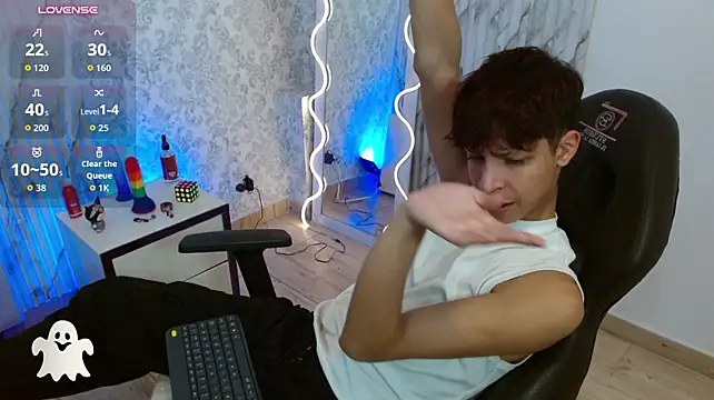 Chat XXX ao vivo de OLIIVER_TAY