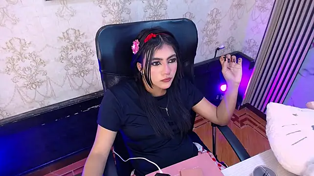 Holly_Watson_ Live XXX-Chat