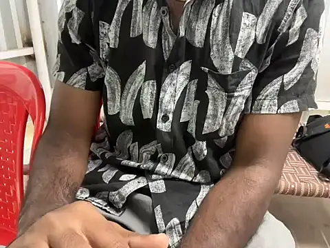 แชท XXX สดของ Tamilkingboy77
