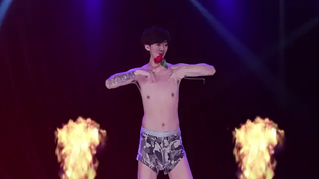 AKA-001 라이브 XXX 채팅