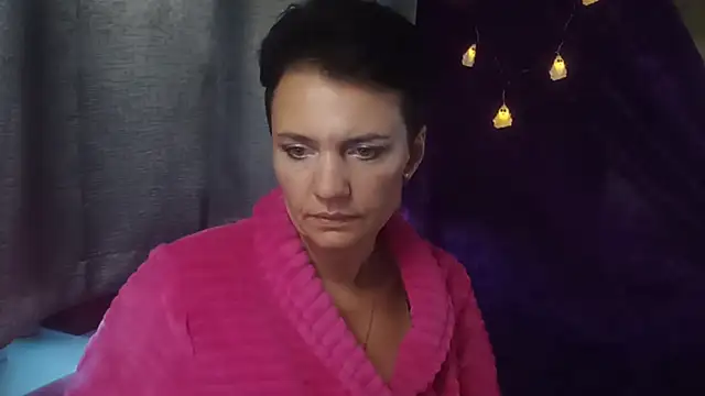 HotMamaQueen234 现场XXX聊天