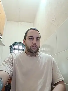 Show de matvaz21cm na webcam