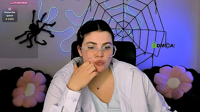 alma_lucky1's Live XXX Chat