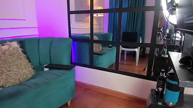XXX chat uživo modela Adrian_voltt