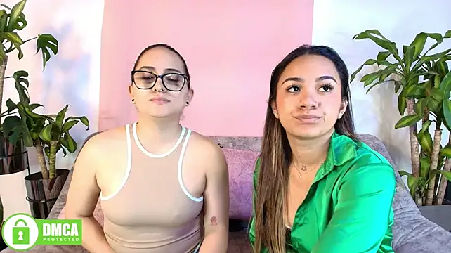 Chat XXX ao vivo de Jules_n_Gia