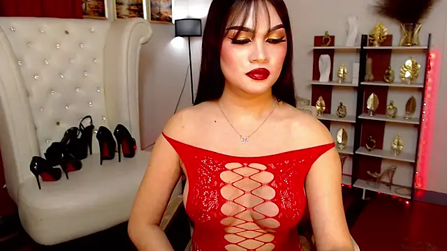Show modela PrettyCockAthena na web-kameri