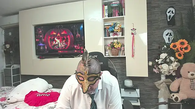 SpartacusDaddy48 Adlı Modelin Canlı XXX Sohbeti
