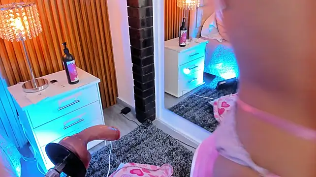 Saraahfontaine Chat XXX in diretta