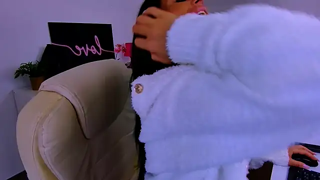 แชท XXX สดของ GabiCarter