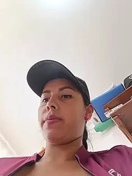 _andrea30 লাইভ XXX চ্যাট