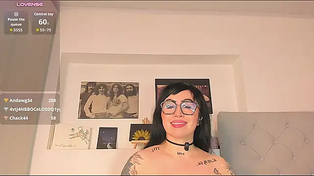 Vicky_hotmilf 现场XXX聊天