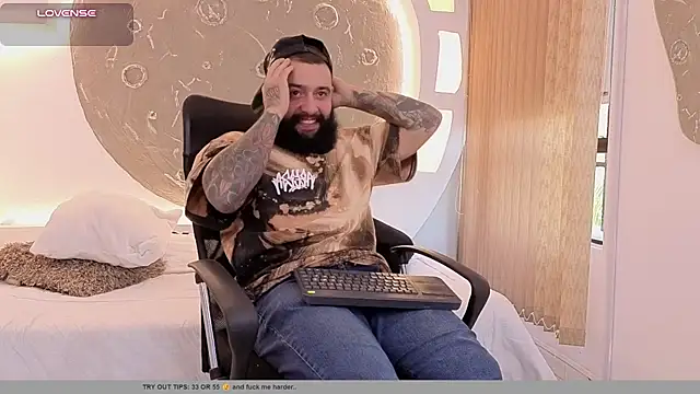 צ'אט XXX בשידור חי של Mister_venom1