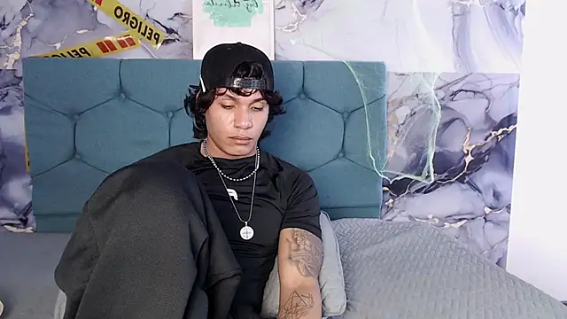 MaximilianRoth's Live XXX Chat