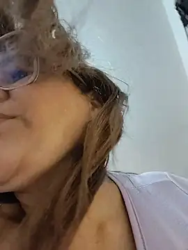 Chat XXX ao vivo de AlexxiaaMat