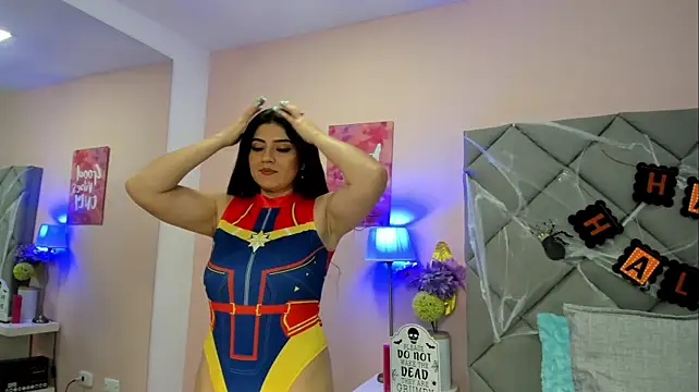دردشة NahomyAdams الجنسية المباشرة