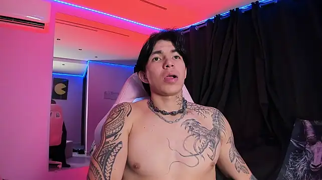 Maxi_Corean 即時 XXX 聊天