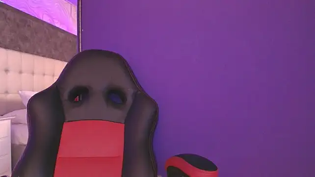sky_bss' Live XXX Chat