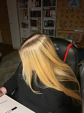 Mira_Lunar's Live XXX Chat