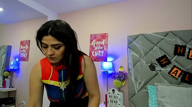 NahomyAdams Adlı Modelin Canlı XXX Sohbeti