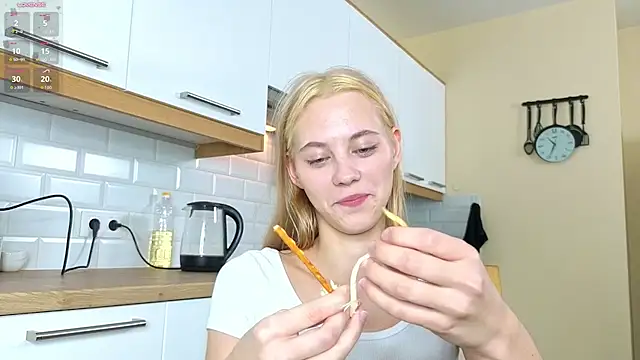 HarriettKitty Chat XXX live