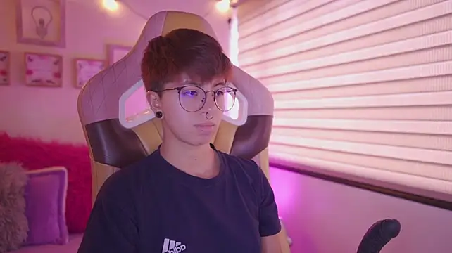 Živý XXX chat tommy_blue