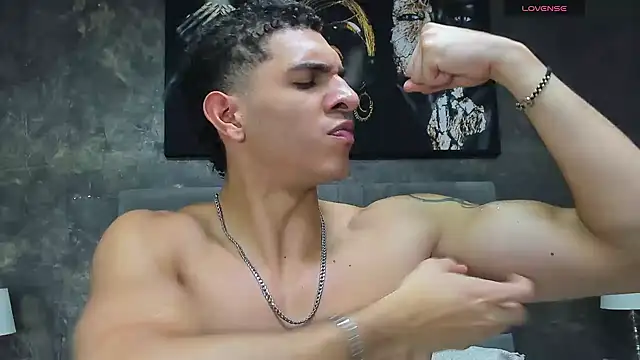 Chat XXX en directo de Adrien_Monteiro