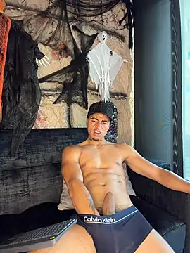 willclayy Adlı Modelin Canlı XXX Sohbeti