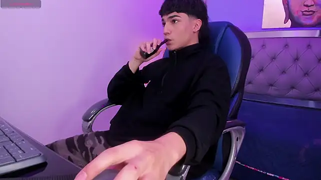 SamBlack_ élő XXX-chatje