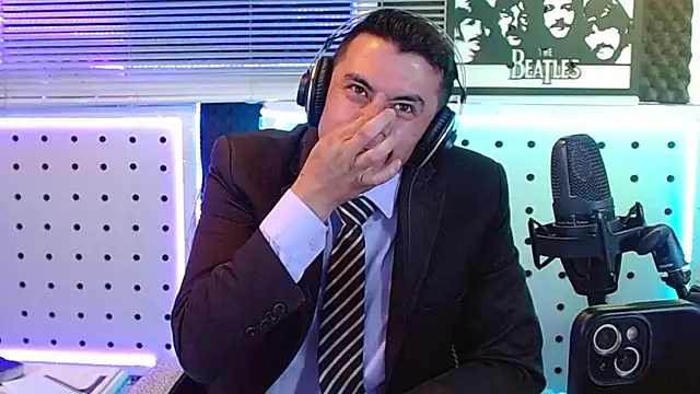 Chat +18 de Godofcumxxx ao vivo