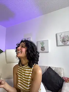 venuzz_99's Live XXX Chat