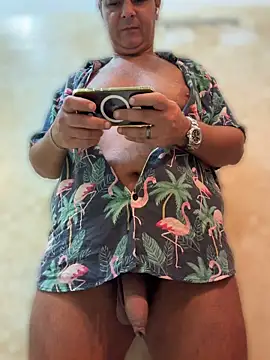 SecretlyDD live XXX chat
