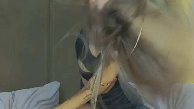 MarilynNova's Live XXX Chat