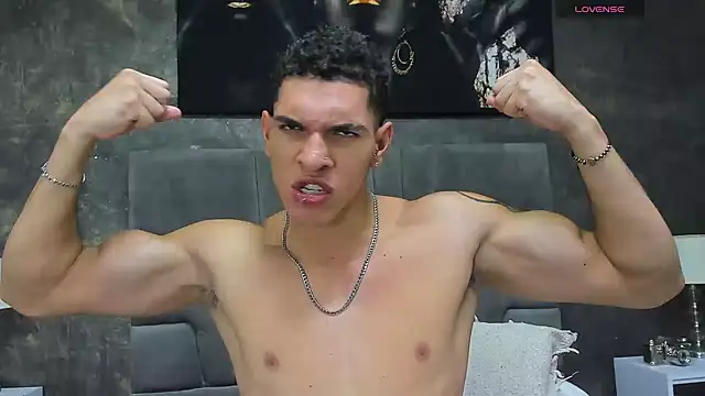 Adrien_Monteiro XXX чат на живо