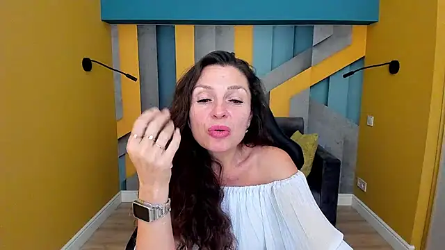 EllaLong's Live XXX Chat