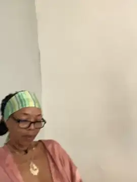 Ladyzee25's Live XXX Chat