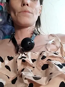دردشة Angie_meow الجنسية المباشرة