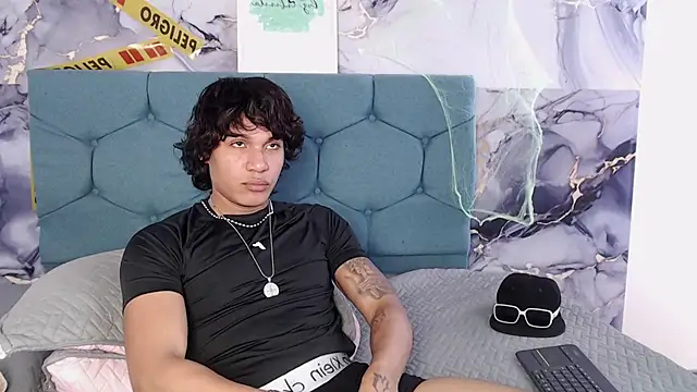 MaximilianRothn Live XXX chat