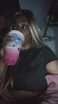 Chat XXX en directo de VenezuelaLuxeNoir
