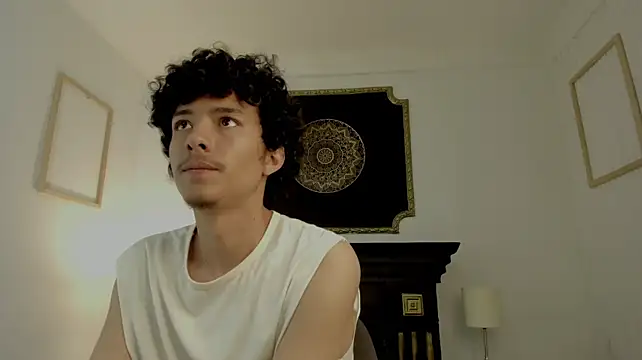 santi_twink Chat XXX in diretta