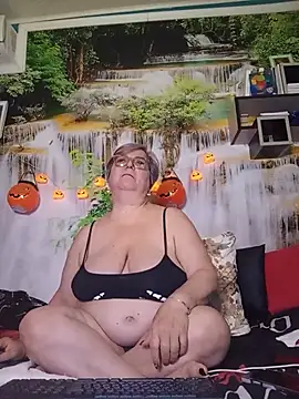 QueenPammy1 Adlı Modelin Canlı XXX Sohbeti