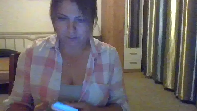 ElenaLove888's Live XXX Chat