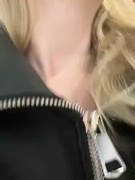 SiaLatern Live XXX chat