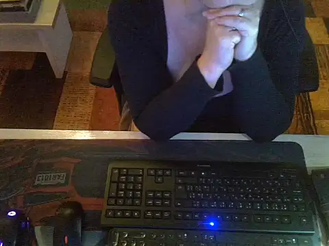 Silvia2277's Live XXX Chat