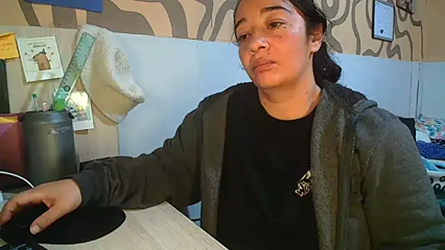 Karina_Aicarddi03's Live XXX Chat