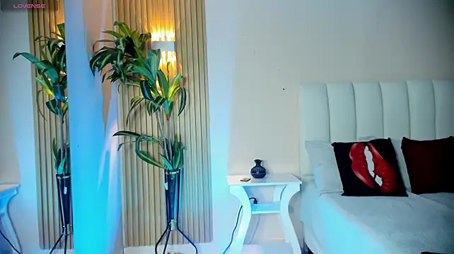 Bella-Bloom's Live XXX Chat