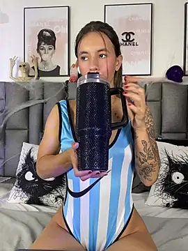 แชท XXX สดของ JuliaColemann