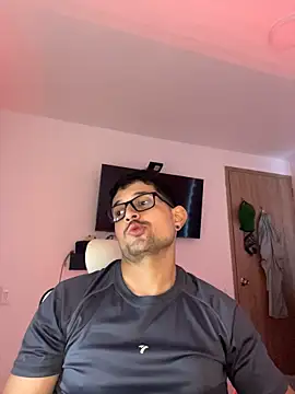 TroyeKnight Chat XXX live
