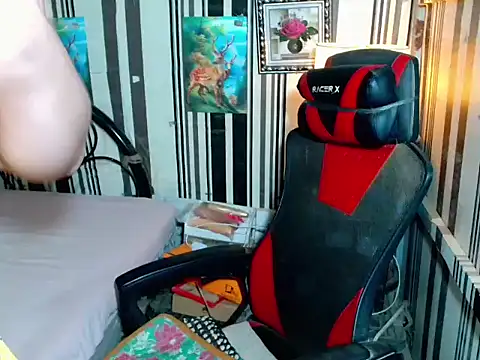 Živý XXX chat Ur-Mistress-Rhegz