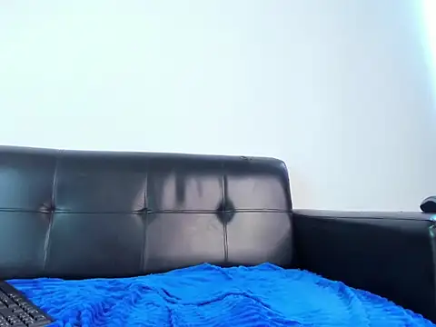 midnight_wolfs live XXX chat