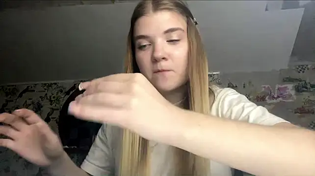 VerdaGormly 라이브 XXX 채팅
